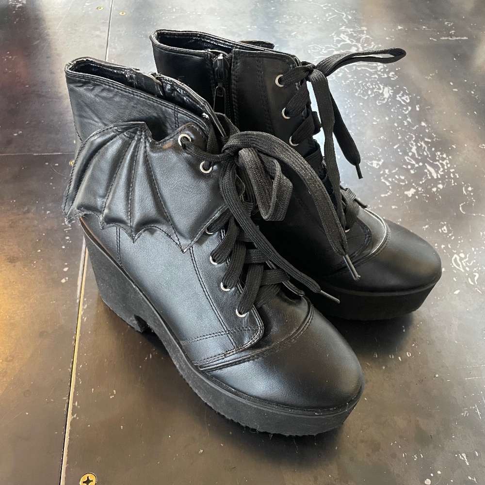 Iron First Bat Wing Platform Boots US8